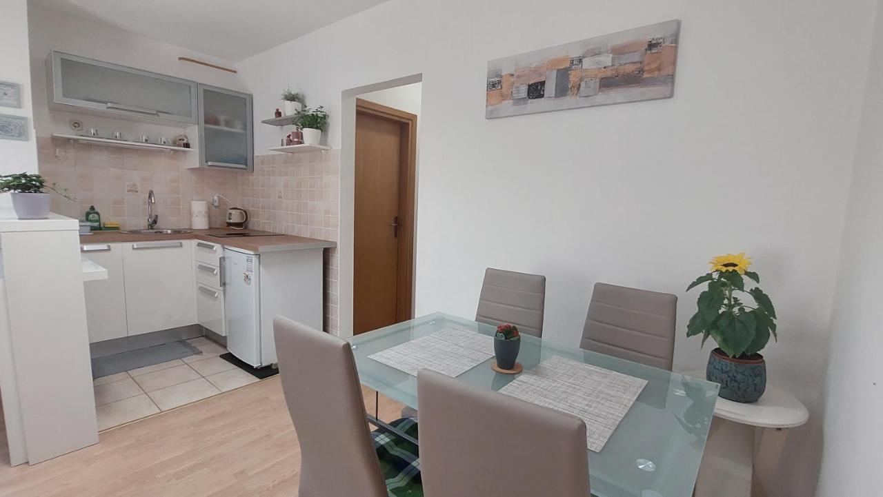Studio 7Even Ground Floor Pula Exterior photo